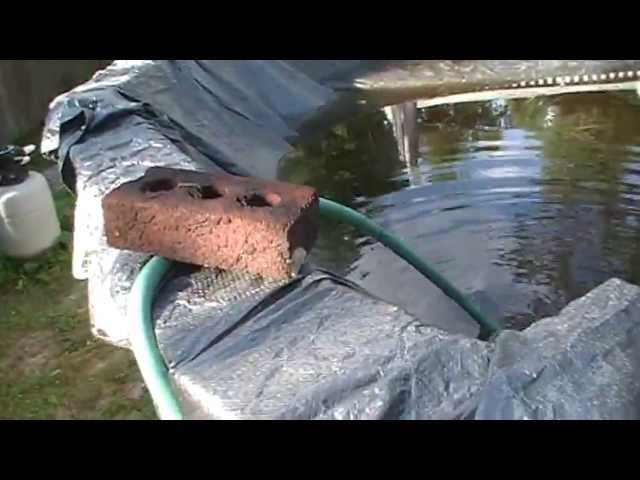 How to Drain a Swimming Pool With a Water Hose