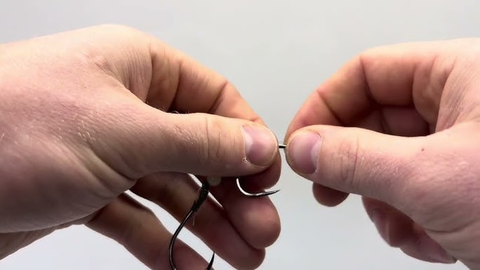 best fishing hooks for salmon